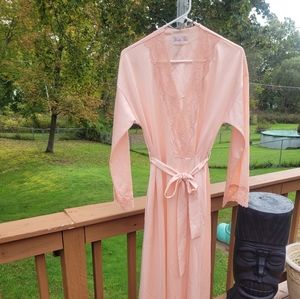 Vtg Vanity Fair Pink Lace trim Robe Sz Small